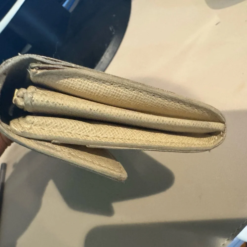 Louis Vuitton Checkered Cream and Gray Wallet - Picture 5 of 9